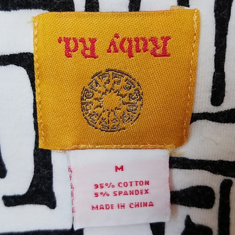❤Ruby Rd. Very Fun Rectangle Blocks Top - Picture 2 of 6